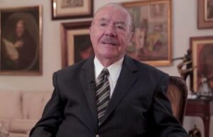 Sarney é internado em hospital de Brasília