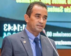 Aluízio Santos sugere gratuidade no transporte intermunicipal para guardas municipais