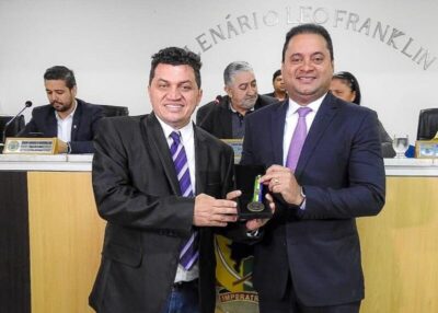 Senador Weverton recebe Medalha do Mérito Legislativo em Imperatriz