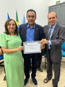 Deputado Júnior Cascaria recebe título de Cidadão Colinense