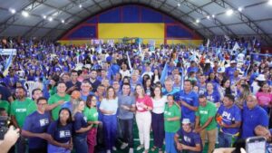 Deusinha dá a largada na disputa pela reeleição em Maranhãozinho durante convenção com ginásio lotado