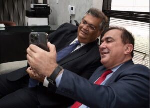 Flávio Dino faz visita ao advogado Carlos Sérgio Barros