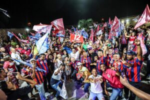 Candidato a deputado estadual, Osmar Filho é recebido com festa na Cidade Operária