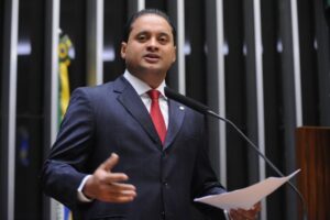 Decretaram o fim de uma aposentadoria justa, diz Weverton após aprovação do texto da reforma da Previdência