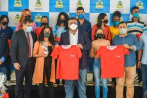 Governador Flávio Dino assina convênio para contratações pelo Programa Trabalho Jovem