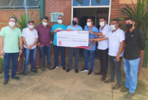 Hildo Rocha assegura recursos para compra de ônibus que será utilizado no transporte de estudantes universitários do Itinga