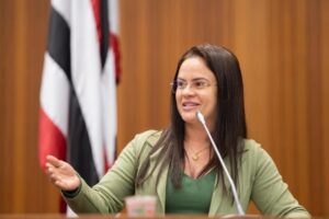 Fabiana Vilar defende PL que obriga condomínios a denunciarem violência contra pessoas com deficiência