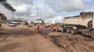 Governo do estado inicia recuperação de trecho intrafegável da MA-230, na entrada de Chapadinha