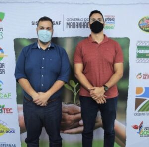 Rodrigo Lago recebe jovem liderança e trata de demandas para Cedral