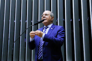 Hildo Rocha ajudou aprovar PEC que eleva para 600 reais o Auxílio Brasil e beneficia taxistas, caminhoneiros e agricultores familiares