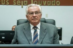 Arnaldo Melo propõe implantação de Escola Militar e Restaurante Popular em municípios do interior