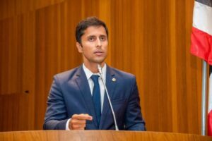 Aprovado PL que proíbe venda de materiais escolares em apenas um estabelecimento