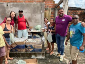 Vereadora Concita Pinto distribui toneladas de peixes para famílias carentes