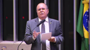 Projeto de Hildo Rocha, aprovado na Câmara, permite compra de vacinas pelo setor privado e contribui para apressar a vacinação contra Covid-19