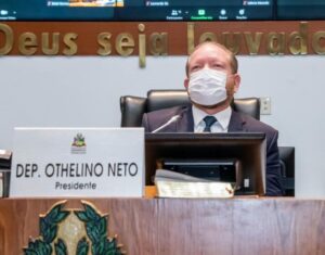 Othelino concede auxílio-alimentação de R$ 500 para servidores da Assembleia