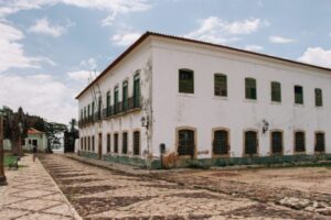 Ministério Público investiga licitações suspensas da Prefeitura de Alcântara