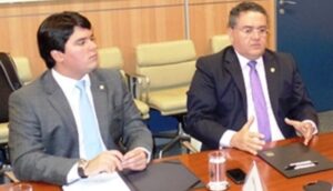 “Sacava a minha arma e votava Mariana 10”, diz ex-senador asa de avião