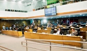 Projeto estabelece que banheiros químicos sejam adaptáveis para cadeirantes