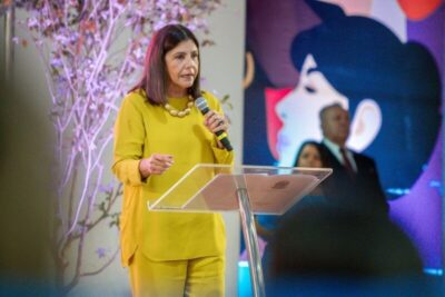 No 1º Seminário Nacional de Legisladoras Roseana lembra personalidades femininas que marcaram a história da mulher na política