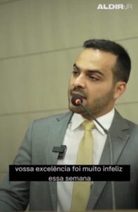 Aldir Junior parte pra cima de Astro de Ogum em defesa do Pároco do Cohatrac, Padre Flávio