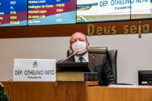 Othelino promulga lei que garante auxílio emergencial a bares, restaurantes, lanchonetes e ao setor cultural