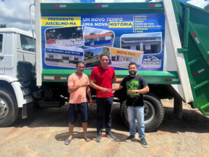 Prefeito Dr. Pedro Paulo Leva pra População de Presidente Juscelino uma Compacto de lixo.