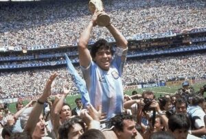 Morre o mito Diego Maradona, maior ídolo do futebol argentino