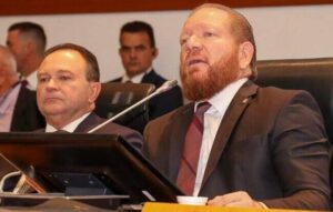 Após ser rebaixado, Othelino aceita migalhas de Brandão no governo