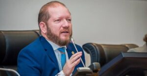 Othelino anuncia ponto facultativo na Assembleia Legislativa no dia de Corpus Christi