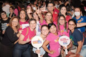 Carlos Lula mostra popularidade em evento para discutir pautas da mulher