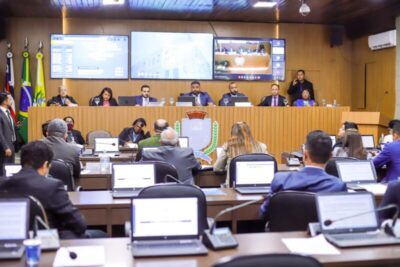 Abono: vereadores derrubam veto de Eduardo Braide