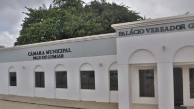 A estranha licitação da Câmara de Paço do Lumiar que comprou tinta guache, baldes e até caixas de fósforo a preços surreais