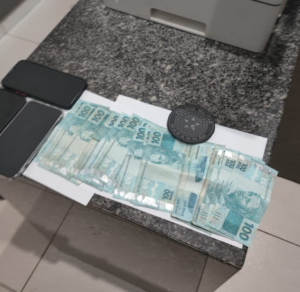 Cabo da PM e mais dois são presos ao oferecer R$ 3 mil a oficial para atuar na eleição em Peri-Mrim
