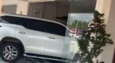 VÍDEO! Mulher invade loja com Hilux SW4 na Avenida dos Holandeses, em São Luís