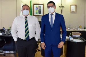 “Boa parte já perdeu a paciência” com Pazuello, diz presidente do Conass