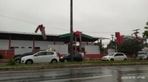 Chuva forte derruba estrutura de terminal de passageiros em São Luís