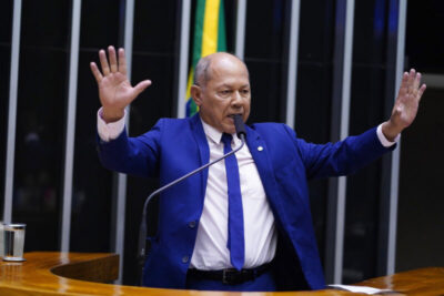 Deputado federal ameaça Flávio Dino: “vai levar porrada”