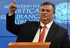 Flávio Dino descarta candidatura a presidente em 2026 e afirma apoio a Lula