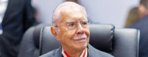 Autoridades destacam trajetória de José Sarney em cerimônia na Assembleia
