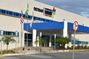 Detran entrega de 300 capacetes em convênio com prefeituras no MA