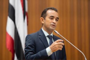 Aluízio Santos propõe transformar CAIC de Chapadinha em escolas de tempo integral