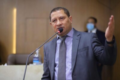 Marquinhos quer proibir mulheres trans em banheiros femininos em São Luís