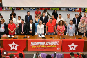 Gleisi Hoffmann anuncia apoio do PT ao deputado federal Duarte Júnior