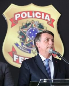 BOMBA! Polícia Federal faz buscas na casa de Bolsonaro