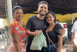 Matheus Ferreira distribui mais de 1 tonelada de peixes em Chapadinha e na zona rural.