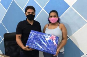 Coelho Neto: prefeito Bruno Silva recebe aluna destaque do IFMA