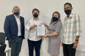 Prefeito Bruno Silva assina adesão ao programa Time Brasil da CGU