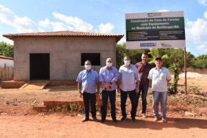 Deputado Hildo Rocha e prefeito Zé Gomes vistoriam construção de unidade de beneficiamento de farinha de mandioca, em Buriticupu