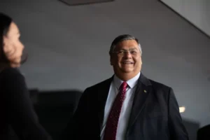 Ministros do STF entram em campanha para garantir votos para Flávio Dino no Senado