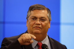 Flávio Dino quer retratação após ter sido chamado de “comunista obeso”